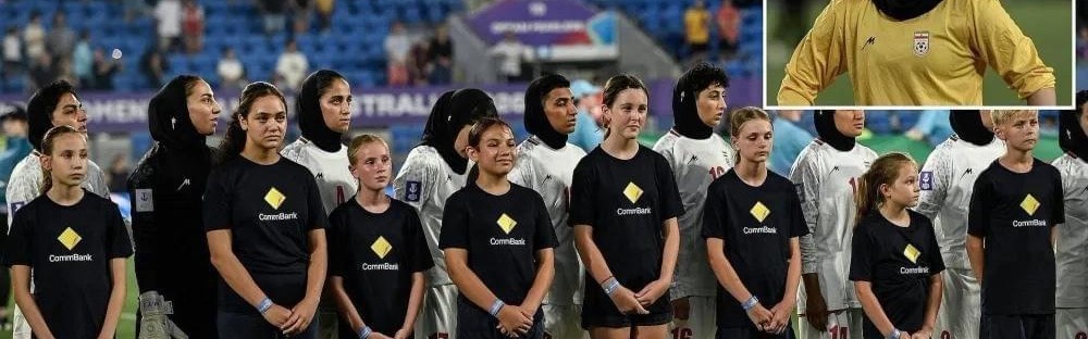 世界杯手机观看软件下载-拒唱国歌到高唱国歌！伊朗女足向国旗敬礼 戴头巾+穿长衣长裤踢球