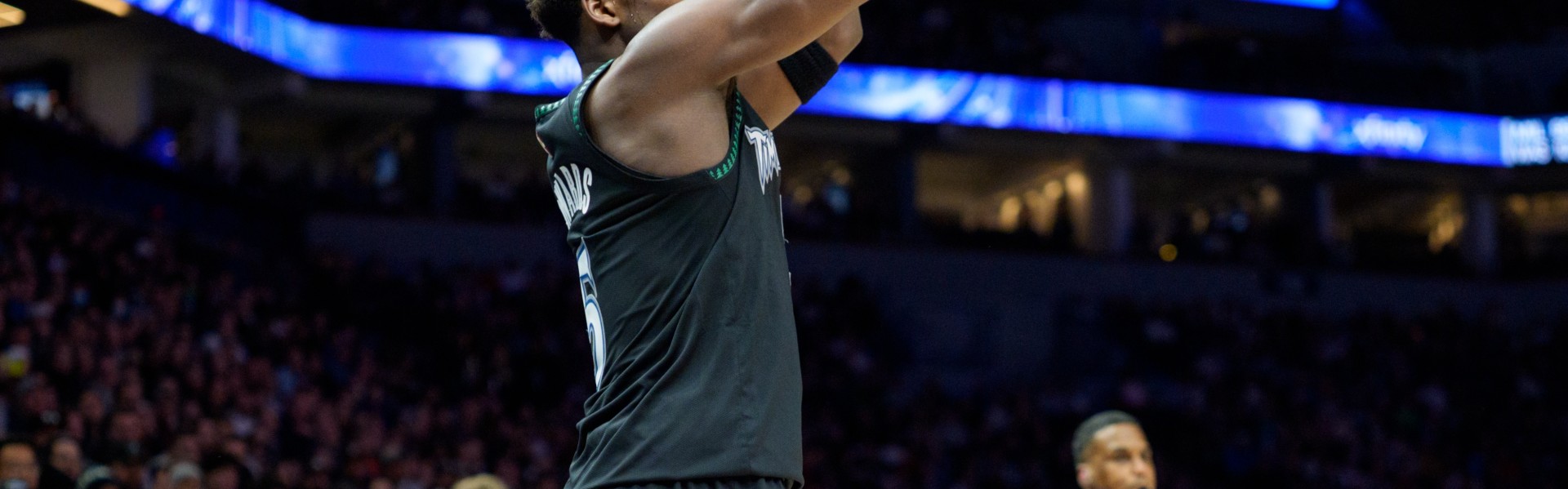 世界杯手机观看软件下载-华子：我喜欢顶着包夹投篮 当我出手时我们的赢球概率会更高